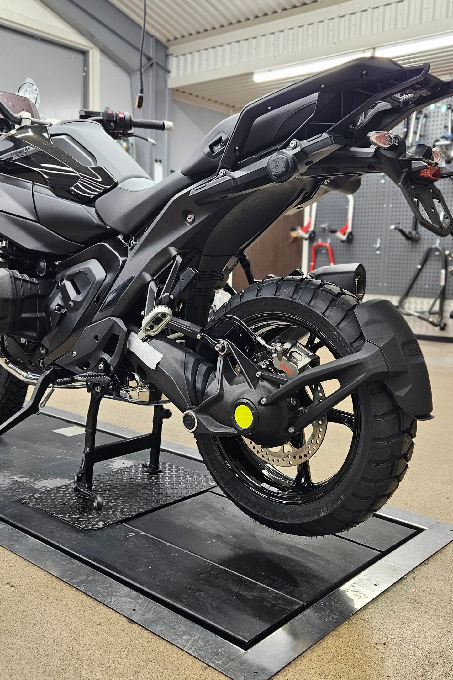 Täcklock till sving - BMW 1300 1250 1200 gs/rt/r