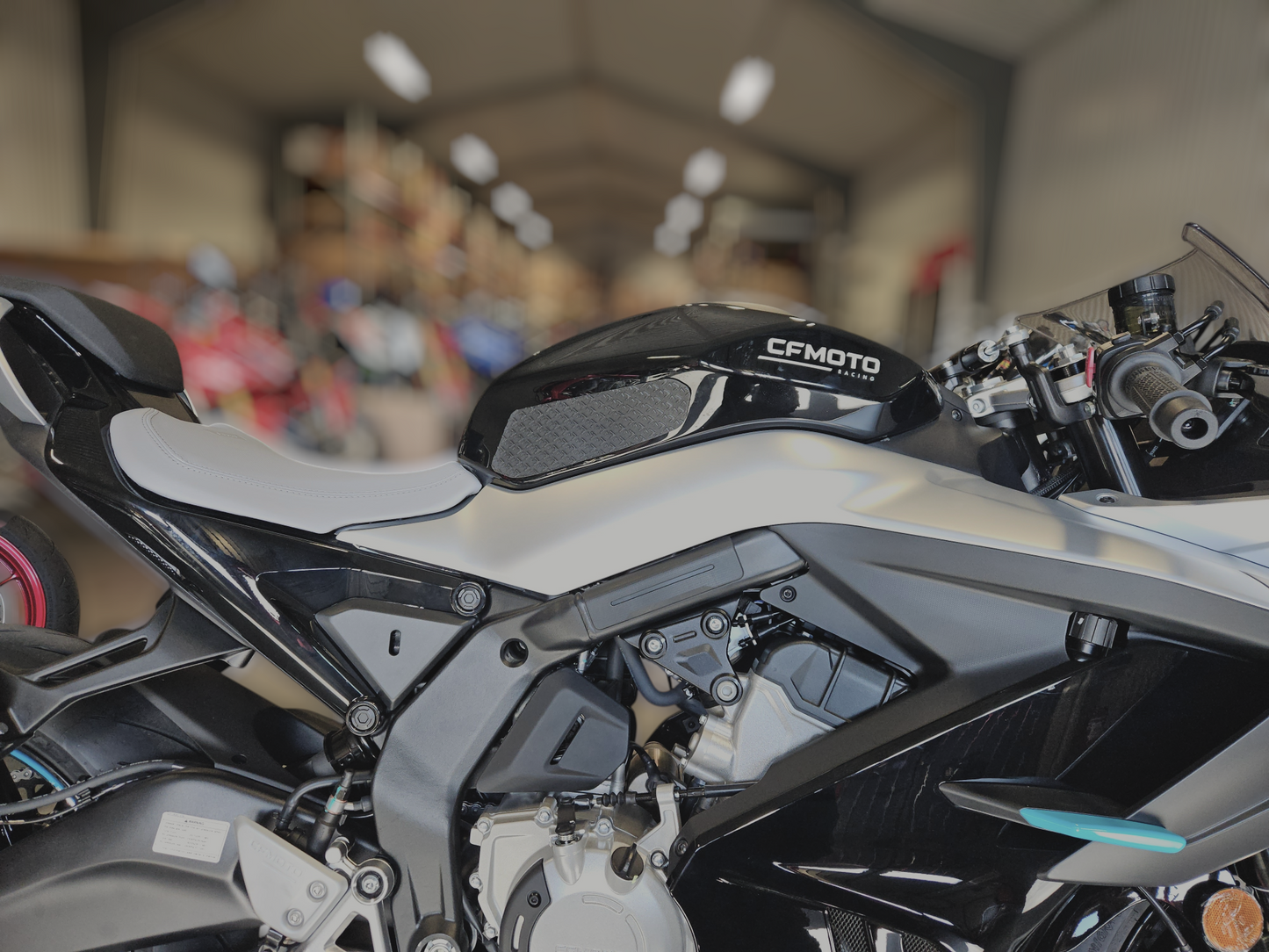 Tankpads (Sidor) till CFMOTO 675SR