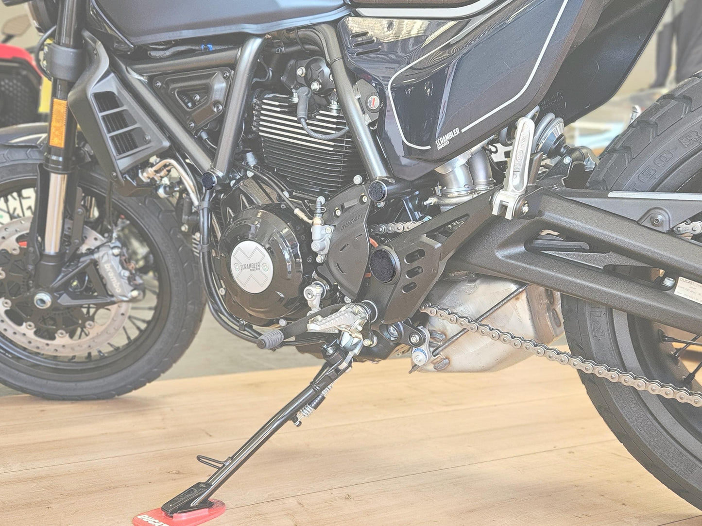 Täcklock Ram Ducati Scrambler