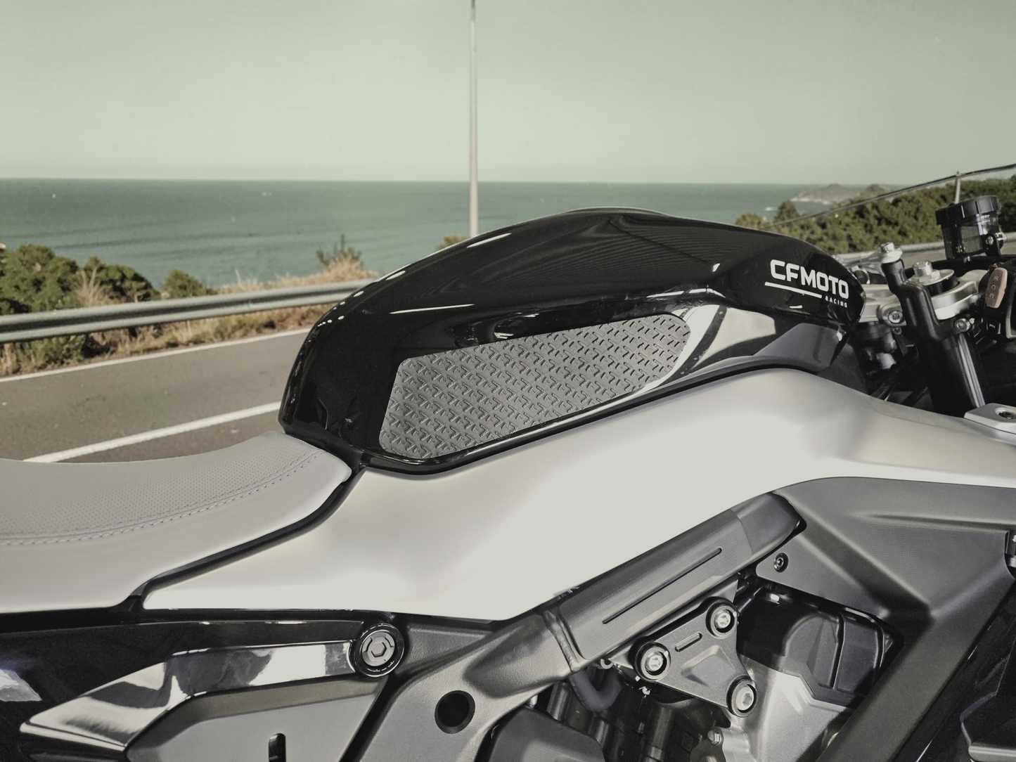 Tankpads (Sidor) till CFMOTO 675SR