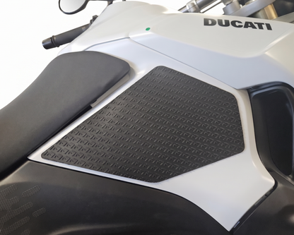 Tankpads (Sidor) till Ducati DesertX V2 2026